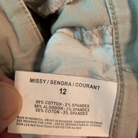 Donated Gloria Vanderbilt casual fit pants - Picture 6 of 8